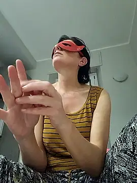 Vagabondainnamorata online show from 12-22-25, 04:15