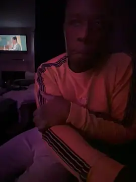 Snapshot of Bignc chatting on 11-12-25, 10:41 Bignc online show from 11-12-25, 10:41