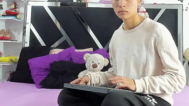 abby eemily online show from 10-08-25, 12:03