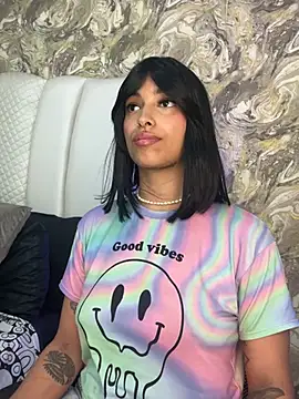 Snapshot of LollaByer chatting on 02-25-25, 11:22 LollaByer online show from 02-25-25, 11:22