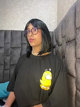 Snapshot of LollaByer chatting on 03-02-25, 10:05 LollaByer online show from 03-02-25, 10:05