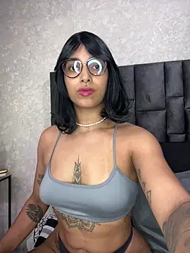 Snapshot of LollaByer chatting on 03-08-25, 10:34 LollaByer online show from 03-08-25, 10:34