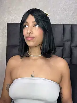 Snapshot of LollaByer chatting on 03-09-25, 09:03 LollaByer online show from 03-09-25, 09:03