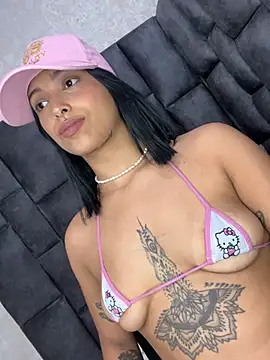 Snapshot of LollaByer chatting on 03-13-25, 03:11 LollaByer online show from 03-13-25, 03:11