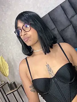 Snapshot of LollaByer chatting on 03-23-25, 01:31 LollaByer online show from 03-23-25, 01:31