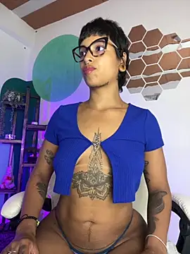 Snapshot of LollaByer chatting on 09-24-25, 01:42 LollaByer online show from 09-24-25, 01:42