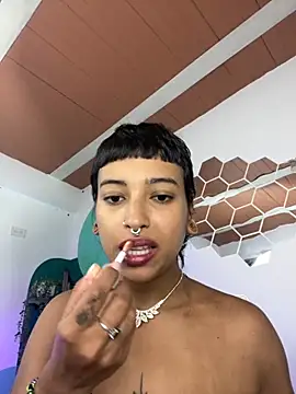 Snapshot of LollaByer chatting on 09-25-25, 08:45 LollaByer online show from 09-25-25, 08:45