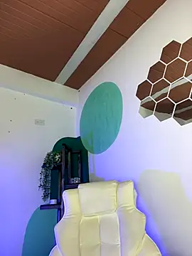 Snapshot of LollaByer chatting on 09-28-25, 08:14 LollaByer online show from 09-28-25, 08:14