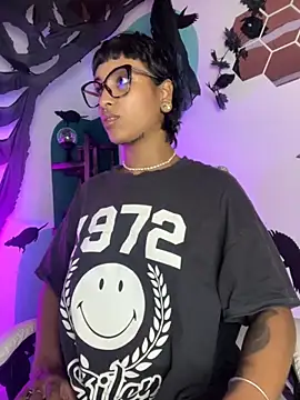 Snapshot of LollaByer chatting on 10-24-25, 09:11 LollaByer online show from 10-24-25, 09:11