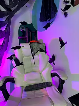 Snapshot of LollaByer chatting on 10-26-25, 09:10 LollaByer online show from 10-26-25, 09:10