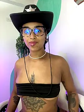 Snapshot of LollaByer chatting on 12-01-25, 09:09 LollaByer online show from 12-01-25, 09:09