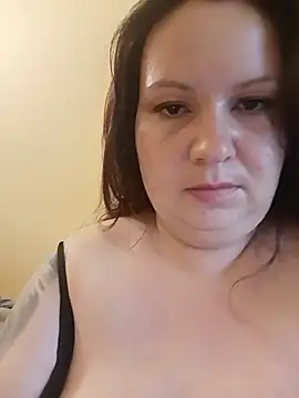 Snapshot of Szilvi93 chatting on 07-18-26, 02:21 Szilvi93 online show from 07-18-26, 02:21