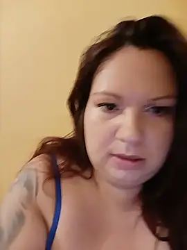 Snapshot of Szilvi93 chatting on 07-30-26, 05:17 Szilvi93 online show from 07-30-26, 05:17