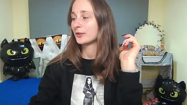 MichelLeee online show from 10-28-25, 12:09