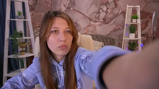 DreamyLinaa online show from 02-12-26, 07:36