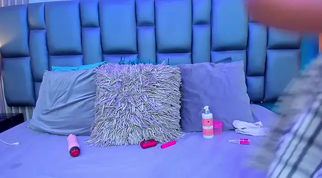 AshleyHill2 online show from 02-19-25, 07:50