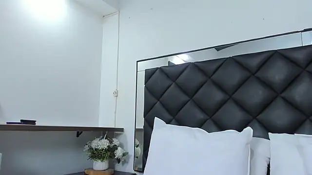 AshleyHill2 online show from 10-06-25, 03:59