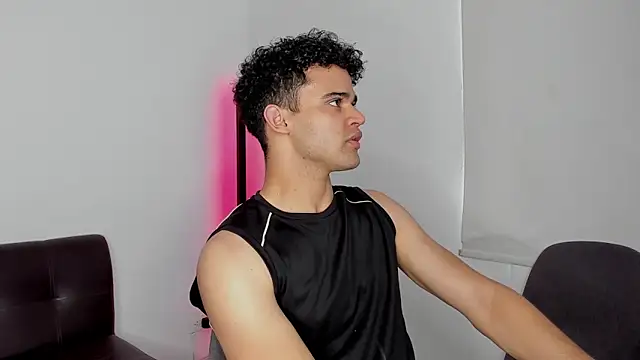 andrewChris  online show from 09-29-25, 08:24