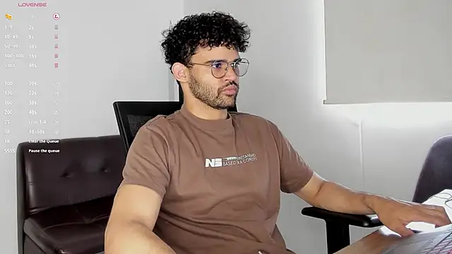 andrewChris  online show from 10-27-25, 06:34