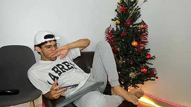 andrewChris  online show from 11-27-25, 02:35