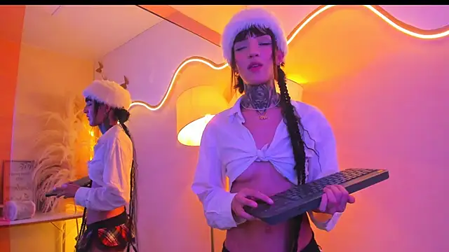 Snapshot of Ameliewitte_mjs chatting on 12-06-24, 03:55 Ameliewitte mjs online show from 12-06-24, 03:55