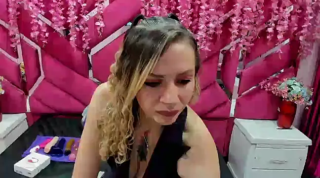 Snapshot of alaha_evans chatting on 12-05-24, 06:33 alaha evans online show from 12-05-24, 06:33