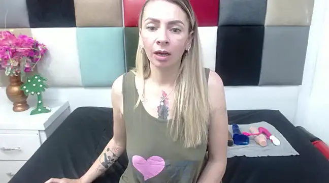 Snapshot of alaha_evans chatting on 01-11-25, 09:57 alaha evans online show from 01-11-25, 09:57