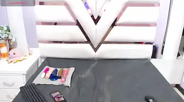 Snapshot of alaha_evans chatting on 03-18-25, 03:42 alaha evans online show from 03-18-25, 03:42