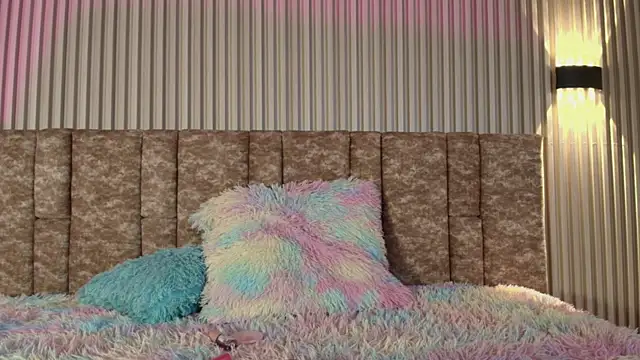 tiffany johnson11 online show from 11-28-25, 07:49