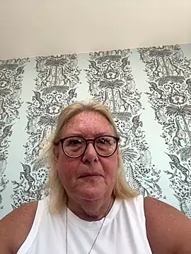 MoistCurveyChanel online show from 07-15-26, 08:52