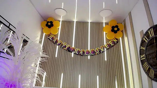 Aniie Doll online show from 10-31-25, 08:54