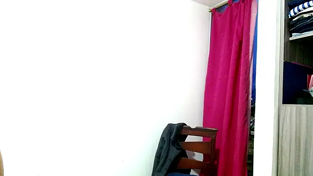 nicolle milf1978 online show from 04-17-26, 10:29