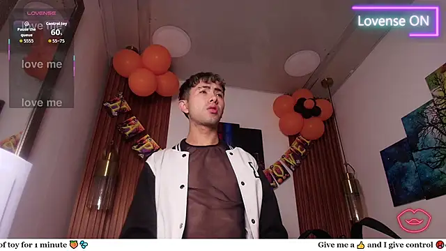 Noah Xitruxx online show from 10-20-25, 04:02