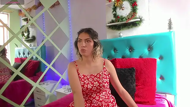 Snapshot of Annie__winter chatting on 12-15-24, 02:27 Annie  winter online show from 12-15-24, 02:27