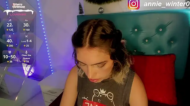 Snapshot of Annie__winter chatting on 12-22-24, 08:47 Annie  winter online show from 12-22-24, 08:47