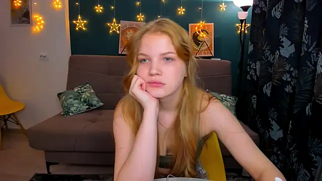 Xloe Queen online show from 12-21-24, 12:06