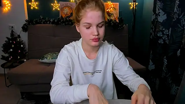 Xloe Queen online show from 12-26-24, 06:33