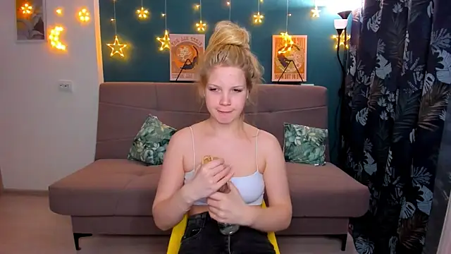 Xloe Queen online show from 02-02-25, 02:34