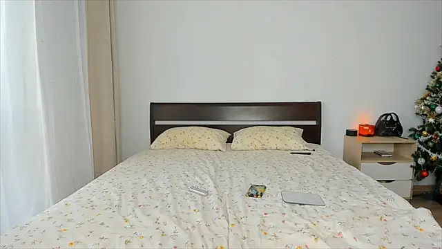 Xloe Queen online show from 01-12-26, 09:47