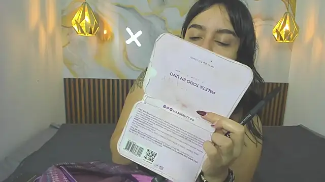 Snapshot of MelissaGilll chatting on 11-24-25, 07:24 MelissaGilll online show from 11-24-25, 07:24