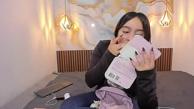 Snapshot of MelissaGilll chatting on 11-30-25, 01:15 MelissaGilll online show from 11-30-25, 01:15