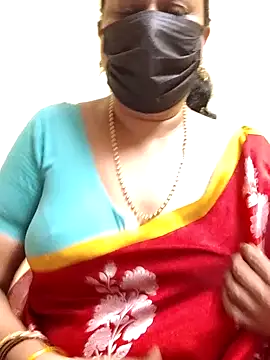 Snapshot of rekha_naier chatting on 02-08-25, 01:11 rekha naier online show from 02-08-25, 01:11