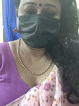 Snapshot of rekha_naier chatting on 09-18-25, 02:41 rekha naier online show from 09-18-25, 02:41