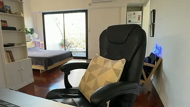 Snapshot of Den_BlueXx chatting on 06-11-26, 04:38 Den BlueXx online show from 06-11-26, 04:38