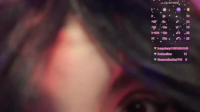 Snapshot of Little_maeve chatting on 03-18-25, 02:36 Little maeve online show from 03-18-25, 02:36