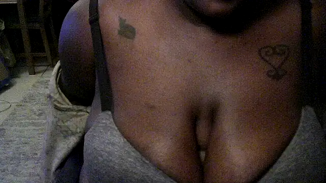 BigKittyRaven online show from 12-06-24, 05:42