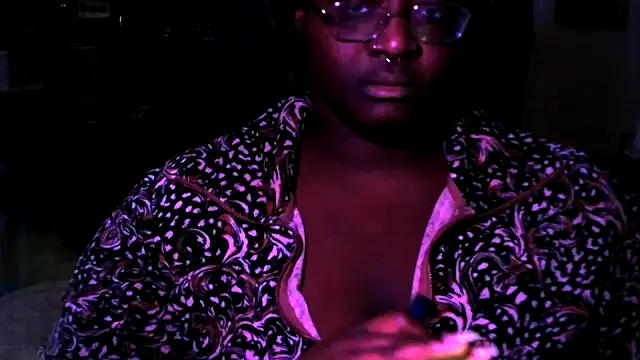 BigKittyRaven online show from 12-07-24, 10:17