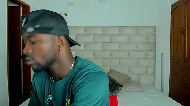 Dylan Taylor online show from 02-11-26, 03:22