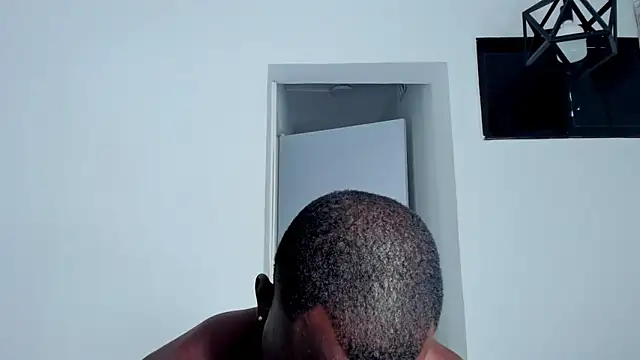 Dylan Taylor online show from 04-25-26, 01:41