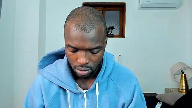 Snapshot of Dylan_Taylor chatting on 06-10-26, 01:43 Dylan Taylor online show from 06-10-26, 01:43